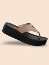 Aerowalk Women's Slip-On Slipper RR36