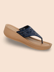 Aerowalk Women's Slip-On Slipper  AT78